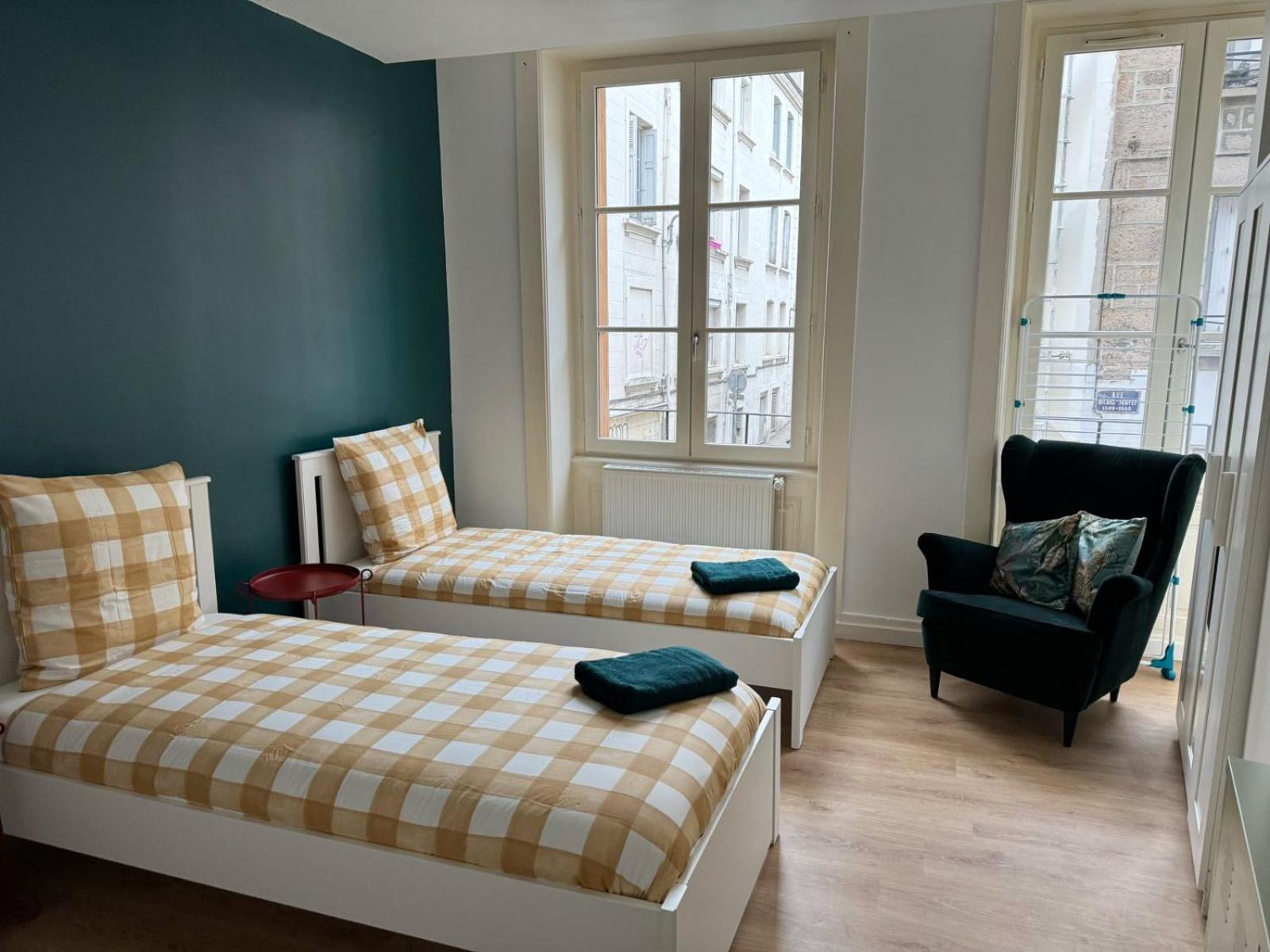 סן-אטיין 24 Chic & Cosy Grand Appart 88M2 Parking Gratuit Hypercentre Netflix מראה חיצוני תמונה